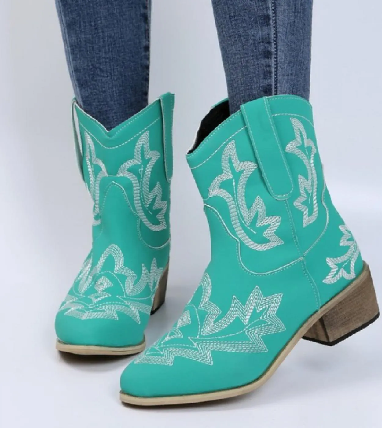 2022 nuovi stivali western da donna alla moda con punta a punta per donna scarpe da cowboy con ricamo vintage con tacco grosso c