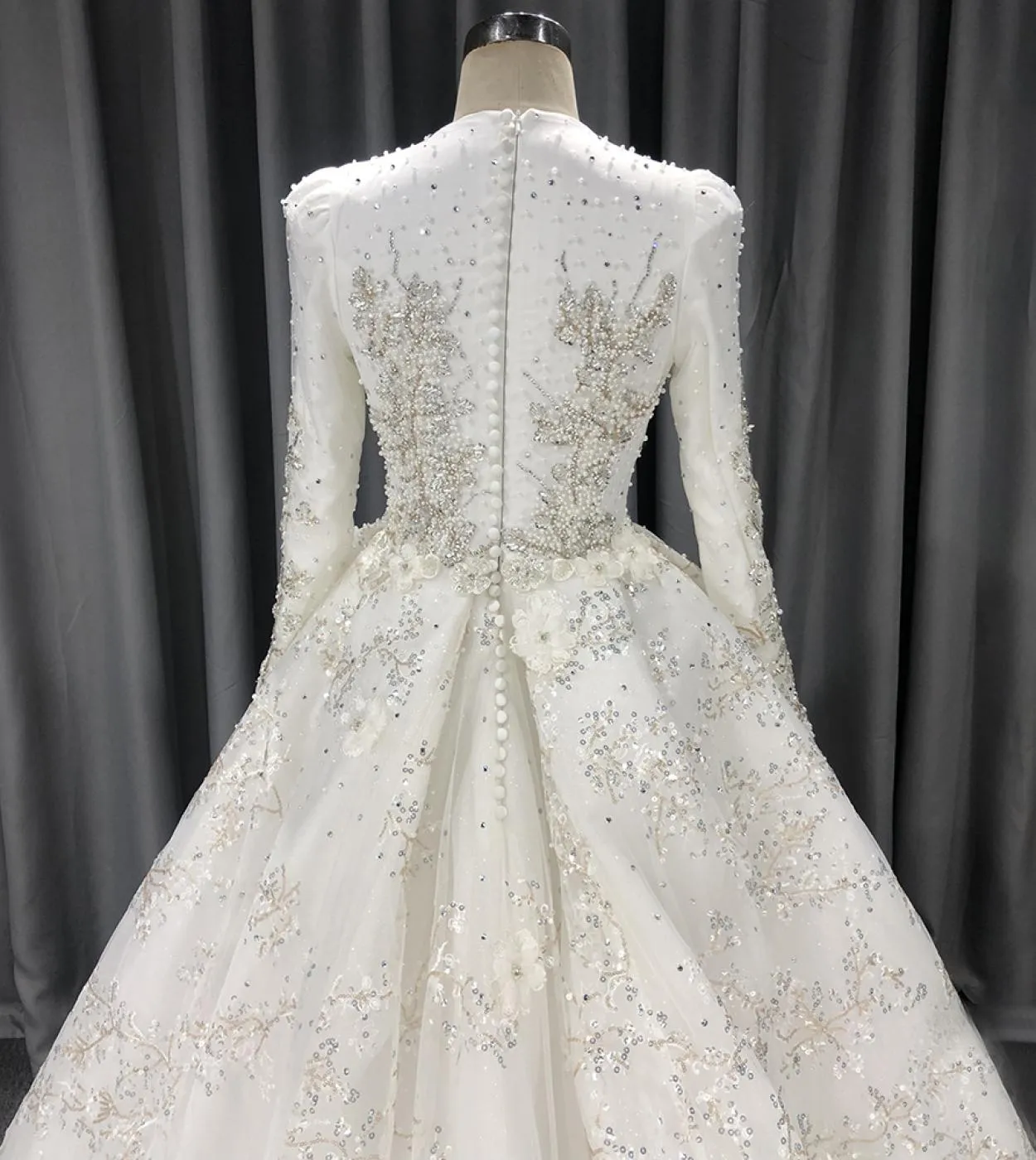 Abiti da sposa di lusso bianco musulmano di Serene Hill Abiti 2022 Abito da sposa di perle di perline di fascia alta Ha2525 Matr