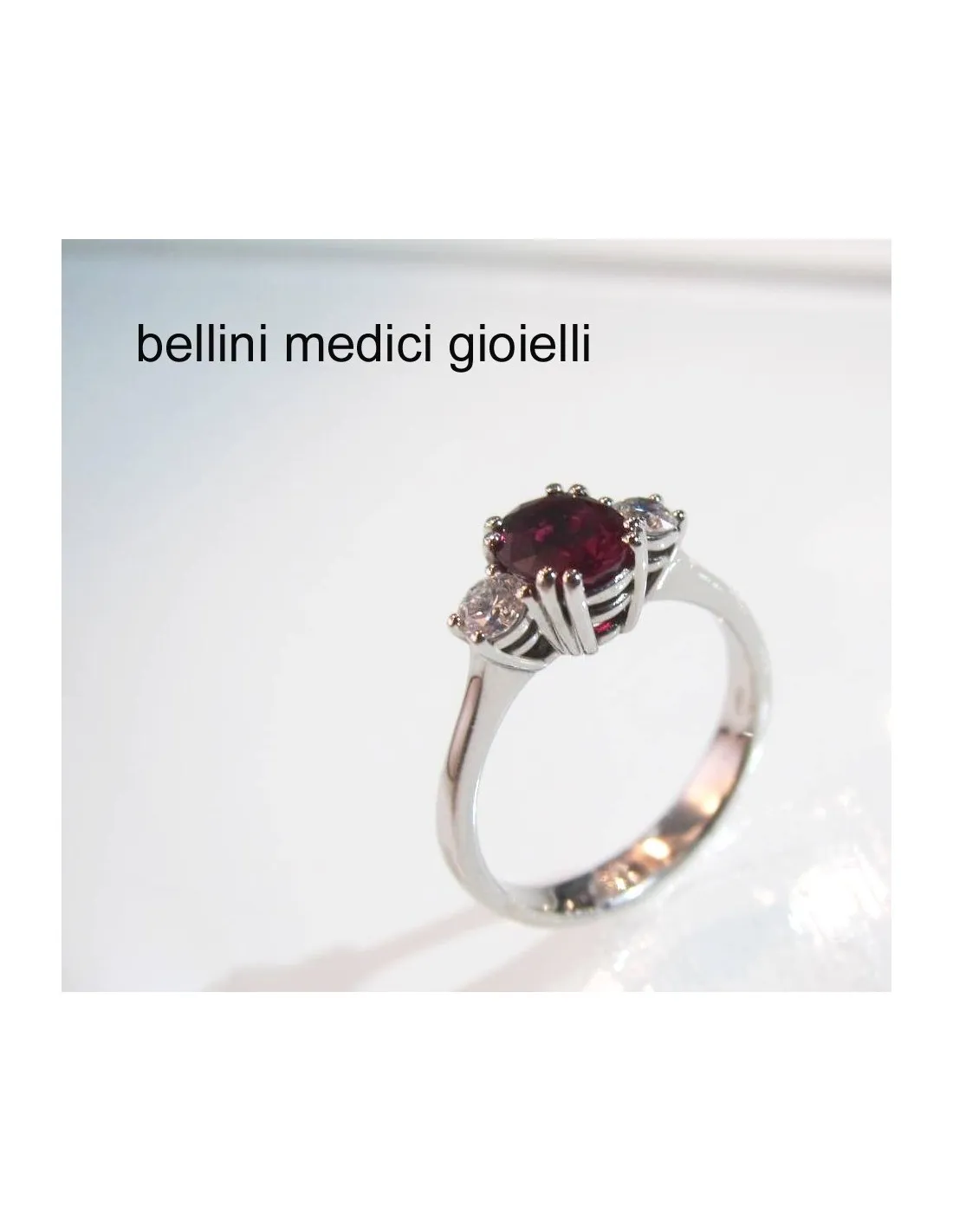 Anello da fidanzamento con rubino e brillanti