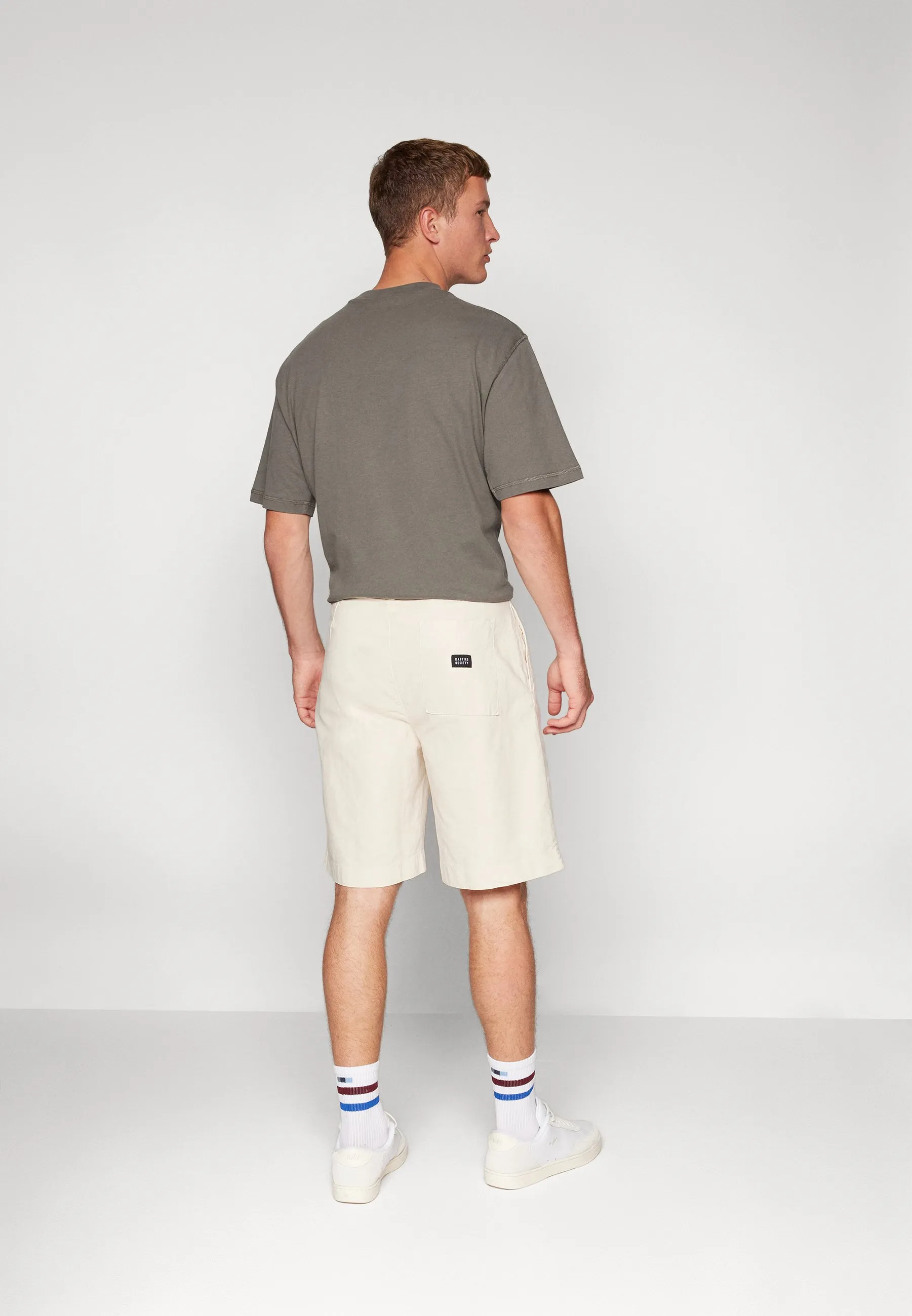 BERMUDA OVERSIZE IVORY - Shorts