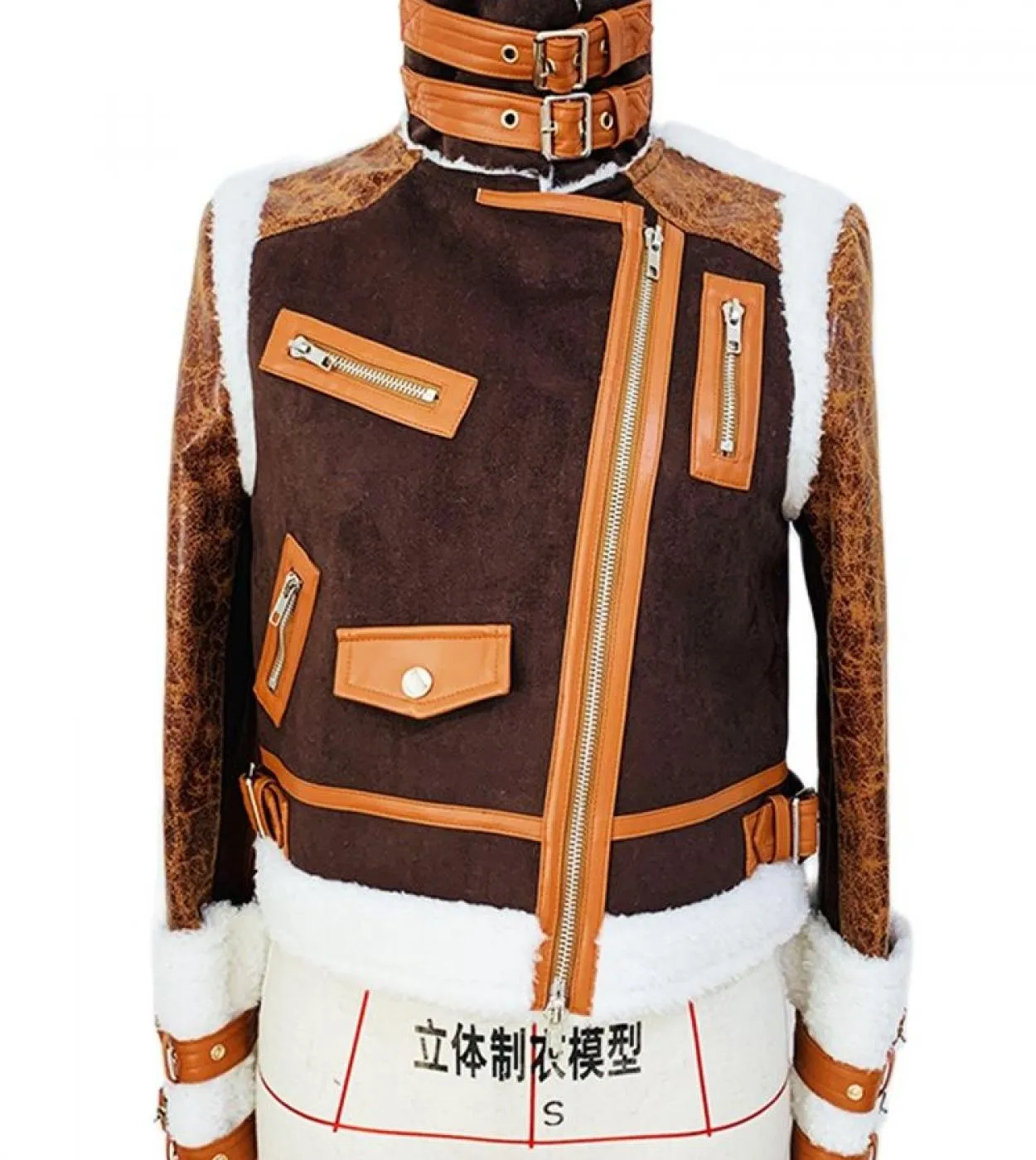 Cappotto invernale di design di alta qualità più nuovo Cappotto classico da donna con bottoni a forma di leone Fodera in pellicc