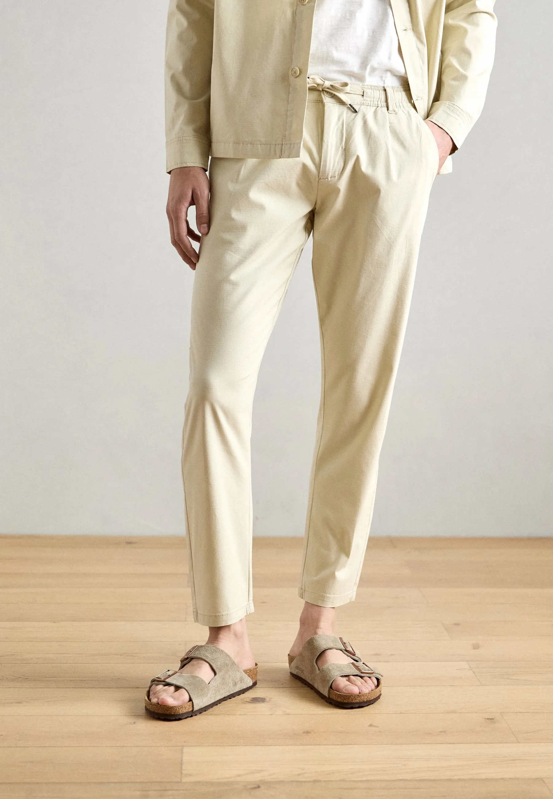 CROPPED PANTS - Pantaloni