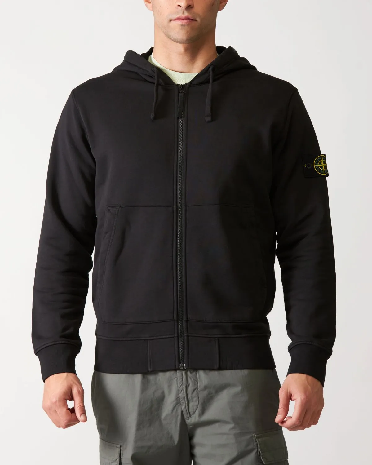 Felpa con zip e cappuccio nero