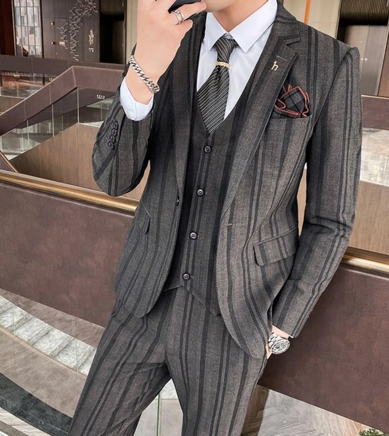 Giacca  Gilet  Pantaloni Boutique di marca di fascia alta Moda Abito formale da uomo a righe Completo da uomo in tre pezzi S