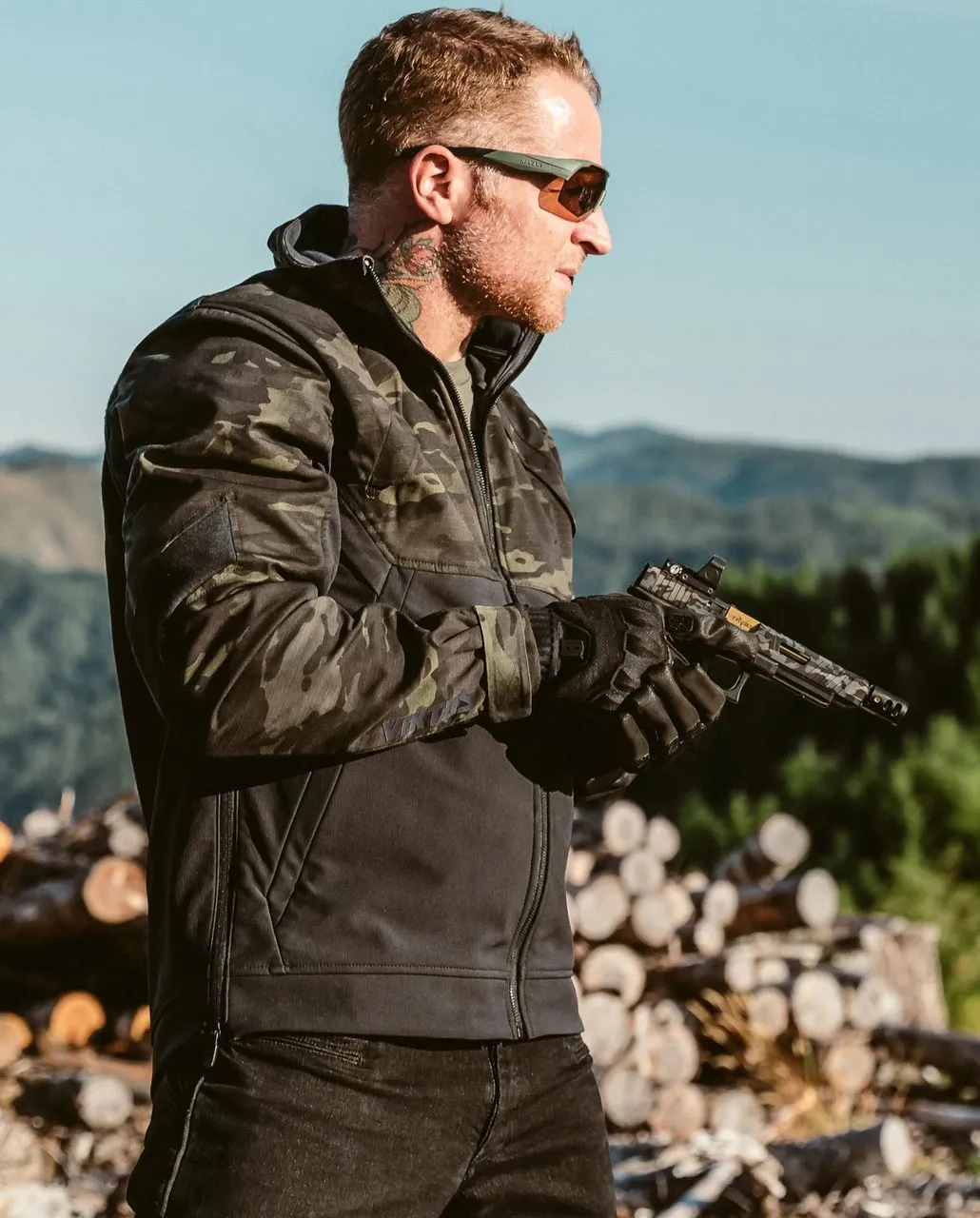 Giacca softshell Viktos Combonova multicam nera