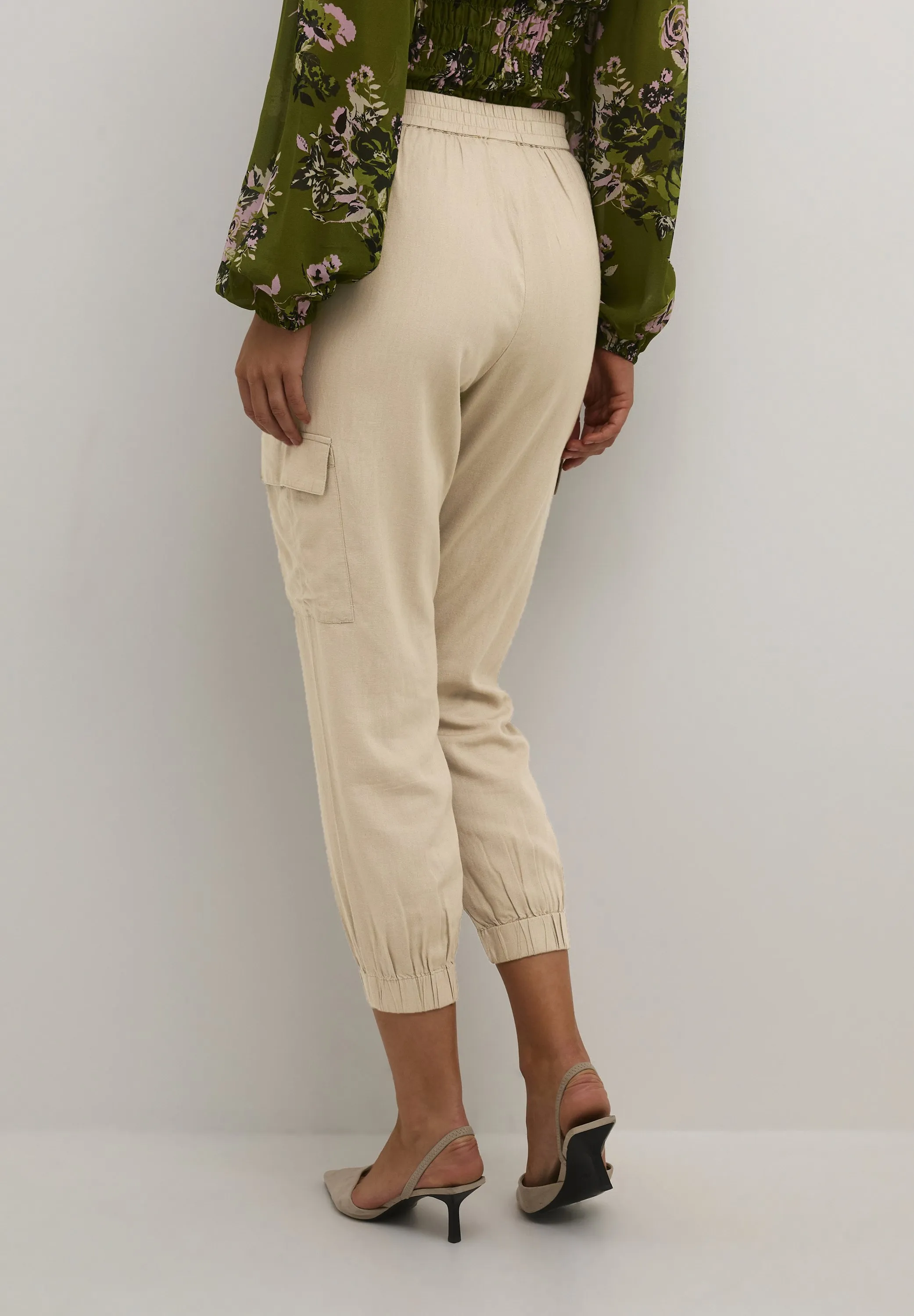 KAMILIA CROPPED - Pantaloni cargo