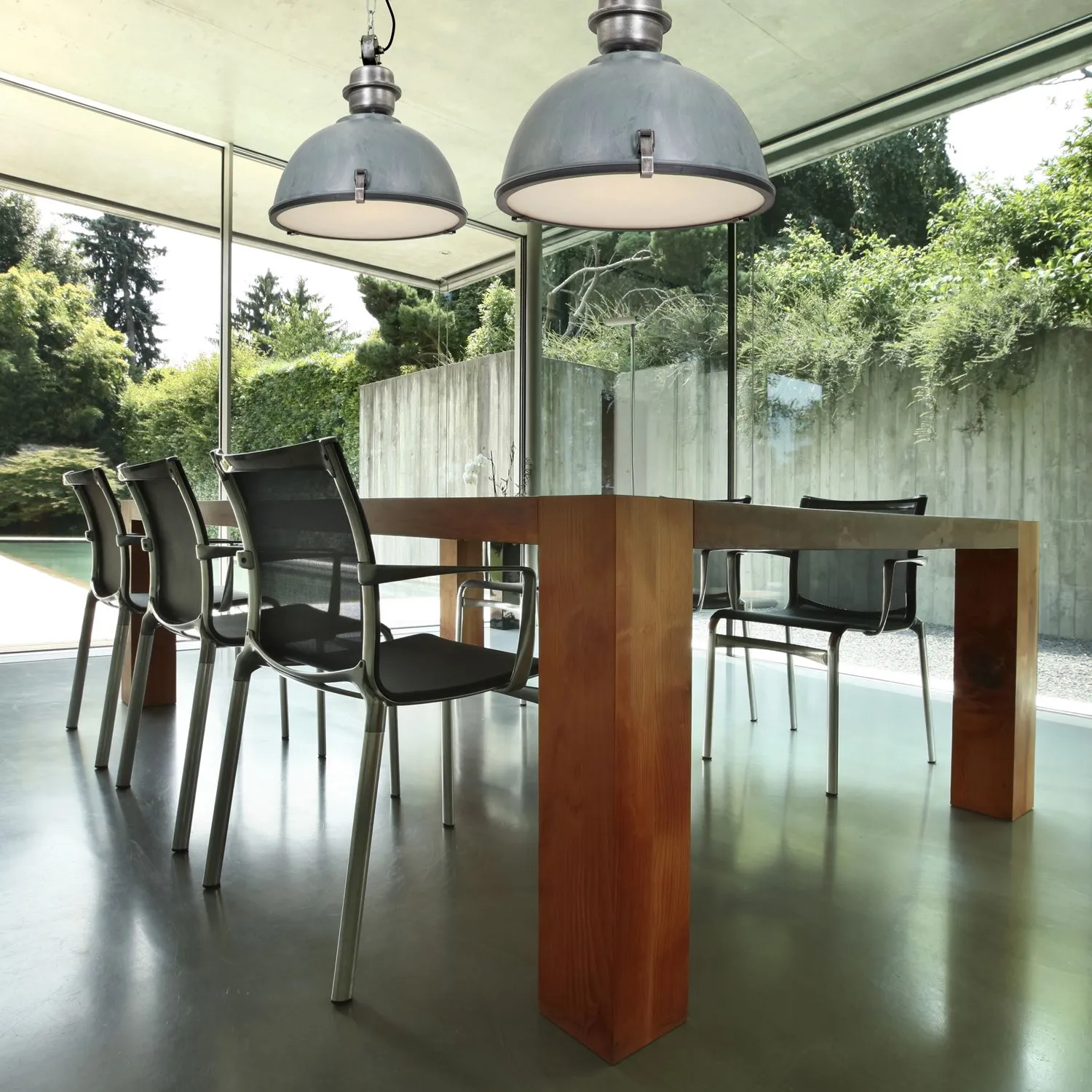 Lampada a sospensione industriale grigio cemento con acciaio - Gospodin