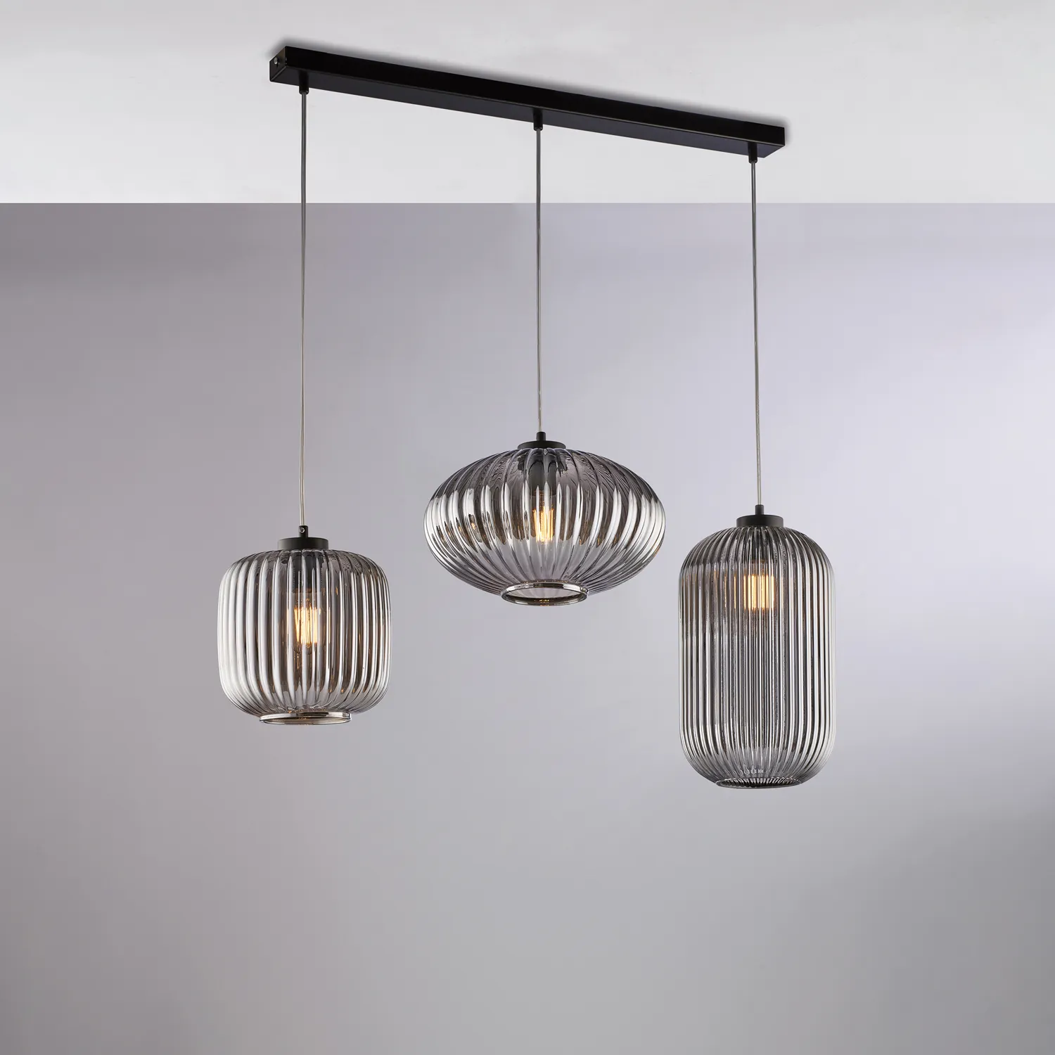 Lampadario Da Tavolo Tre Bocce Vetro Rigato Grigio Glamour Be Light