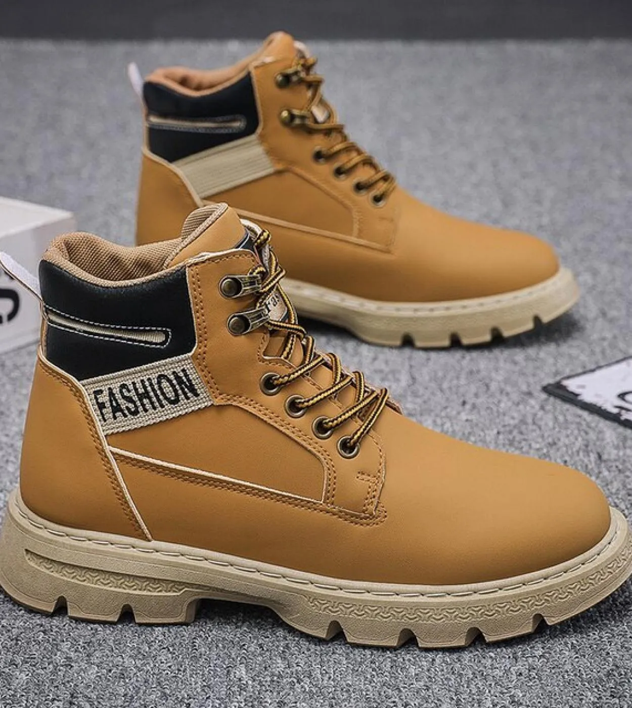 New Winter Western Boots Men Retro Fashion Cargo Mokao Boots Aumenta lattrito Ruffian Handsome Men Outdoor Shoes