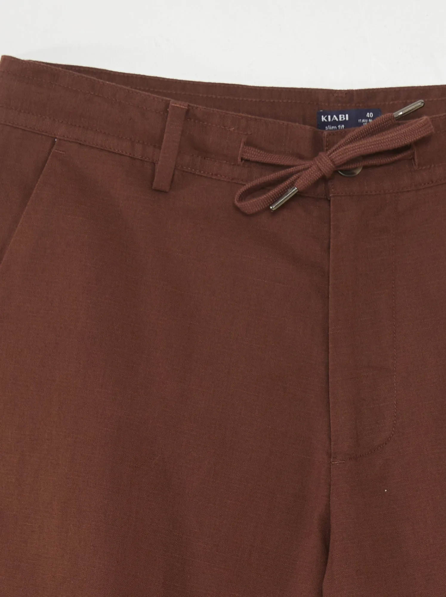 Pantaloni chino dritti - MARRONE