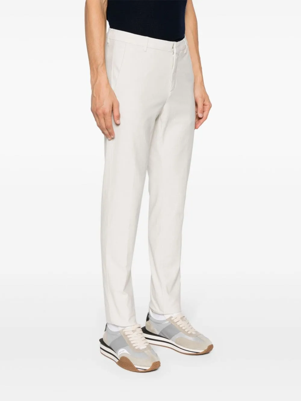 Pantaloni chino in grigio - uomo