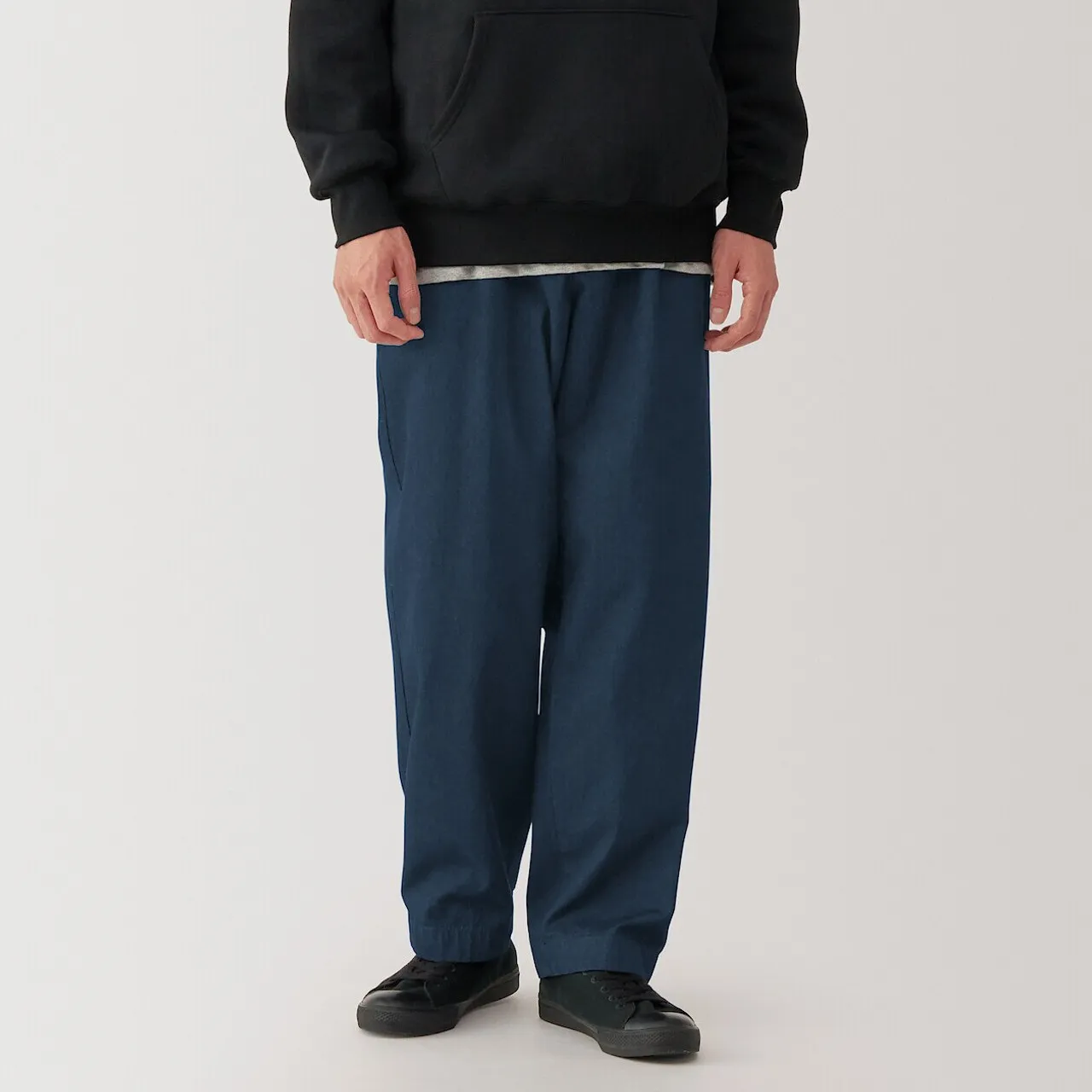 Pantaloni chino infigo da uomo a gamba larga con pieghe sul davanti