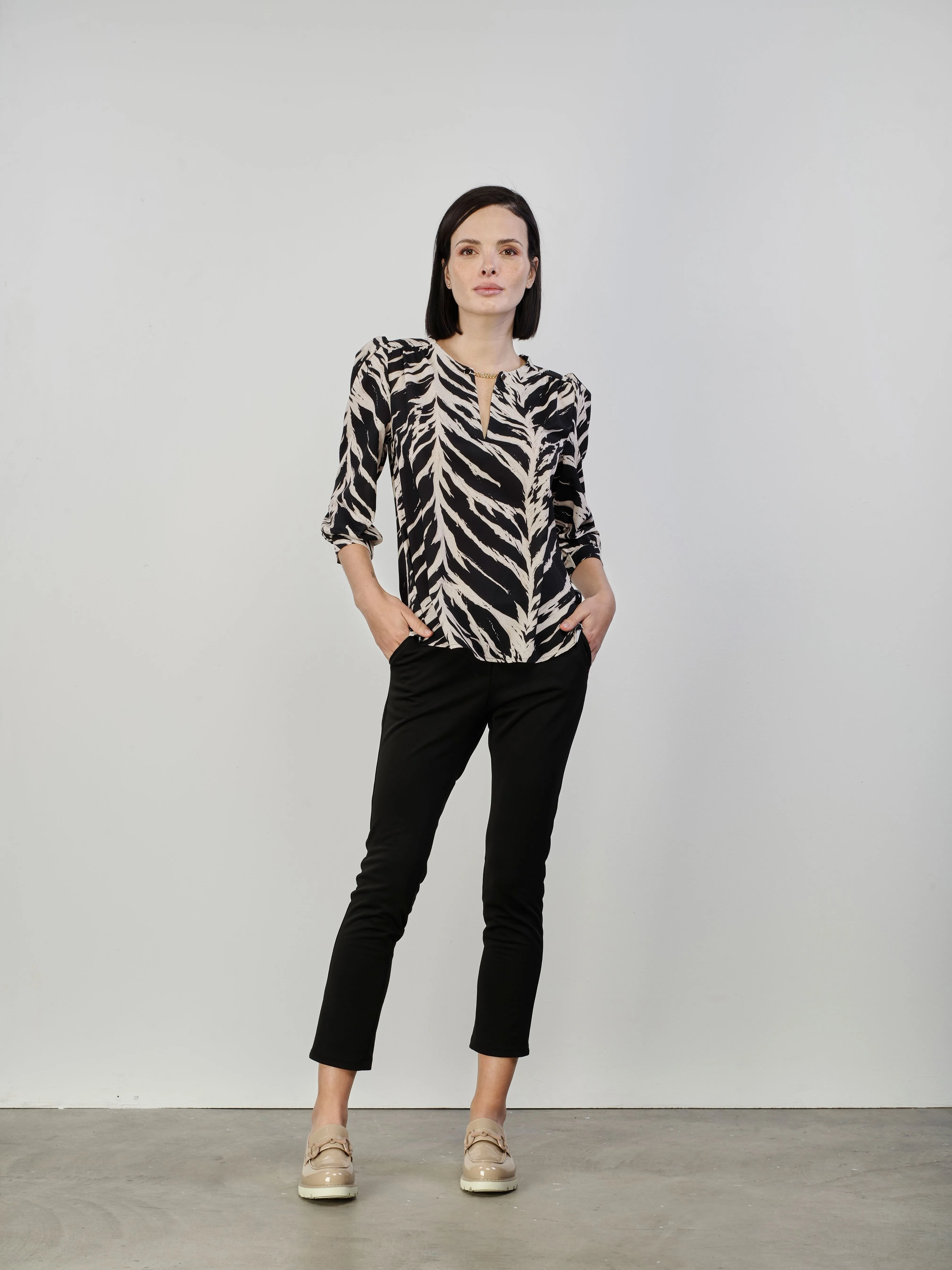 Pantaloni chino neri con tasche