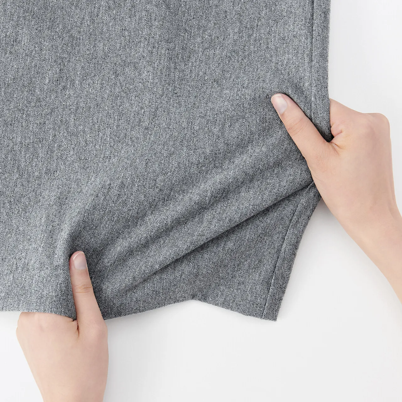 Pantaloni cropped a gamba larga elasticizzati e spazzolati da donna