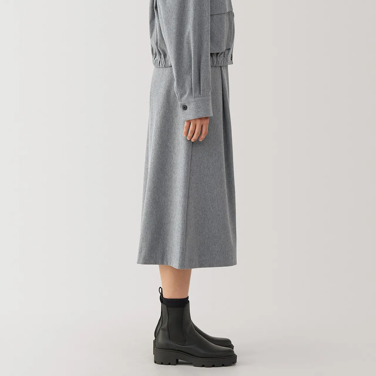 Pantaloni cropped a gamba larga elasticizzati e spazzolati da donna