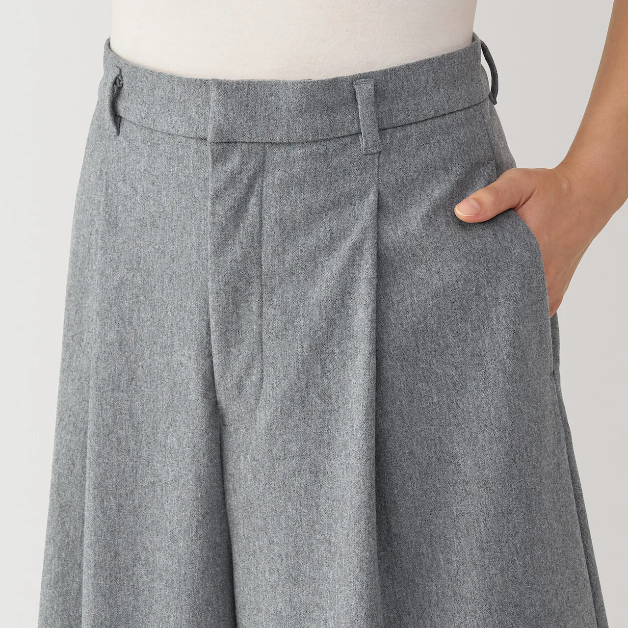 Pantaloni cropped a gamba larga elasticizzati e spazzolati da donna