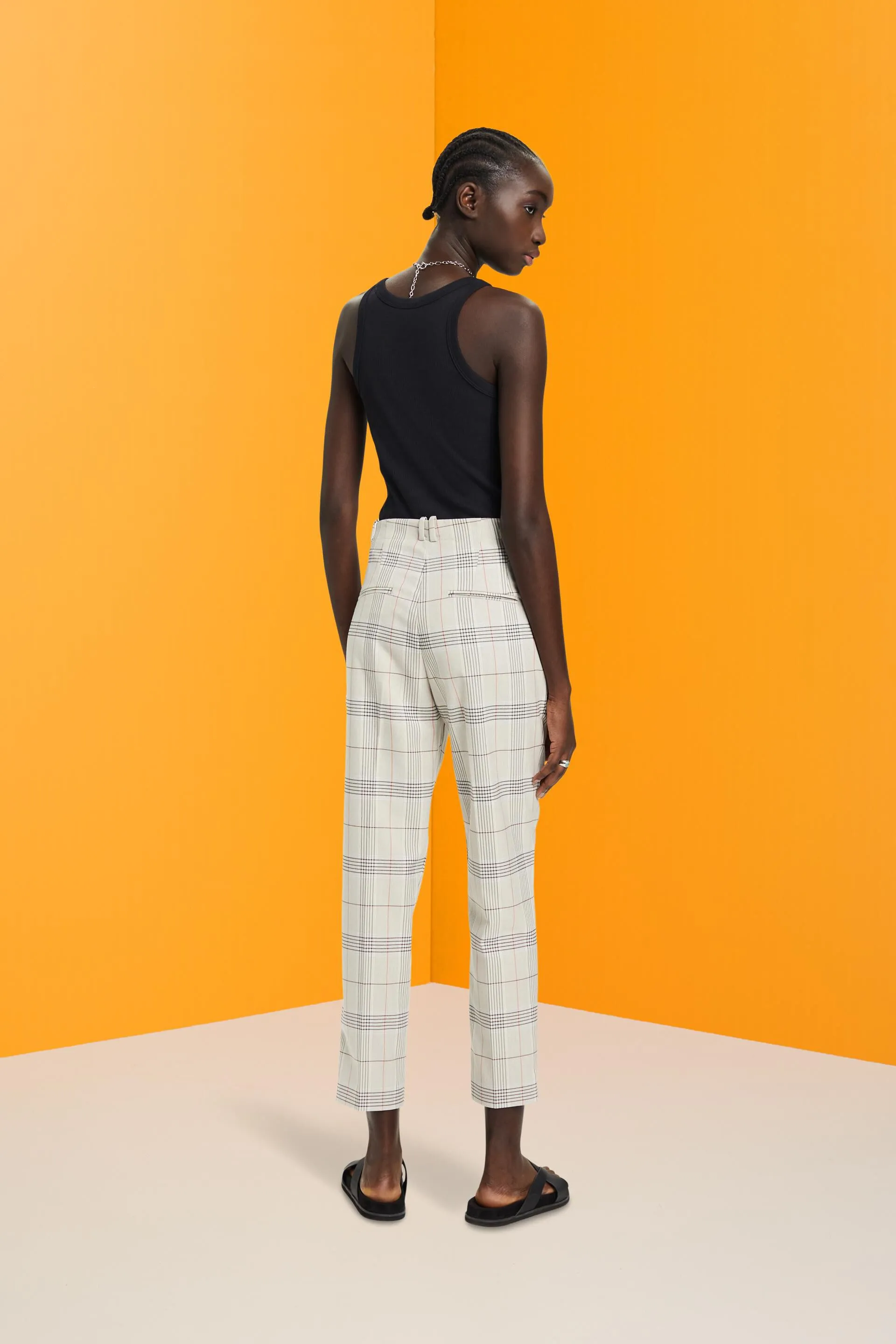 Pantaloni cropped a scacchi
