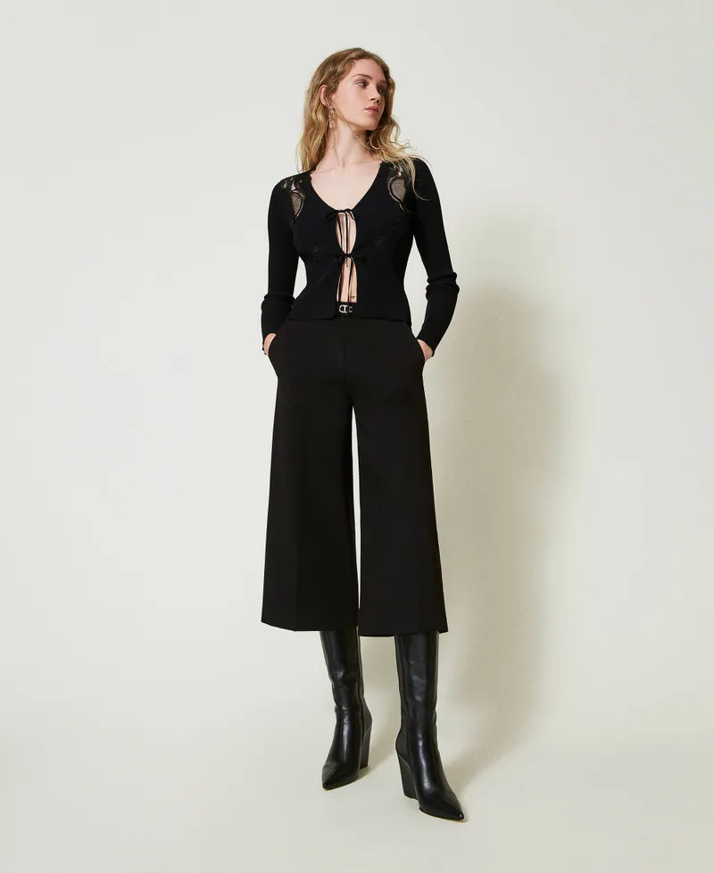 Pantaloni cropped con cinturino Oval T