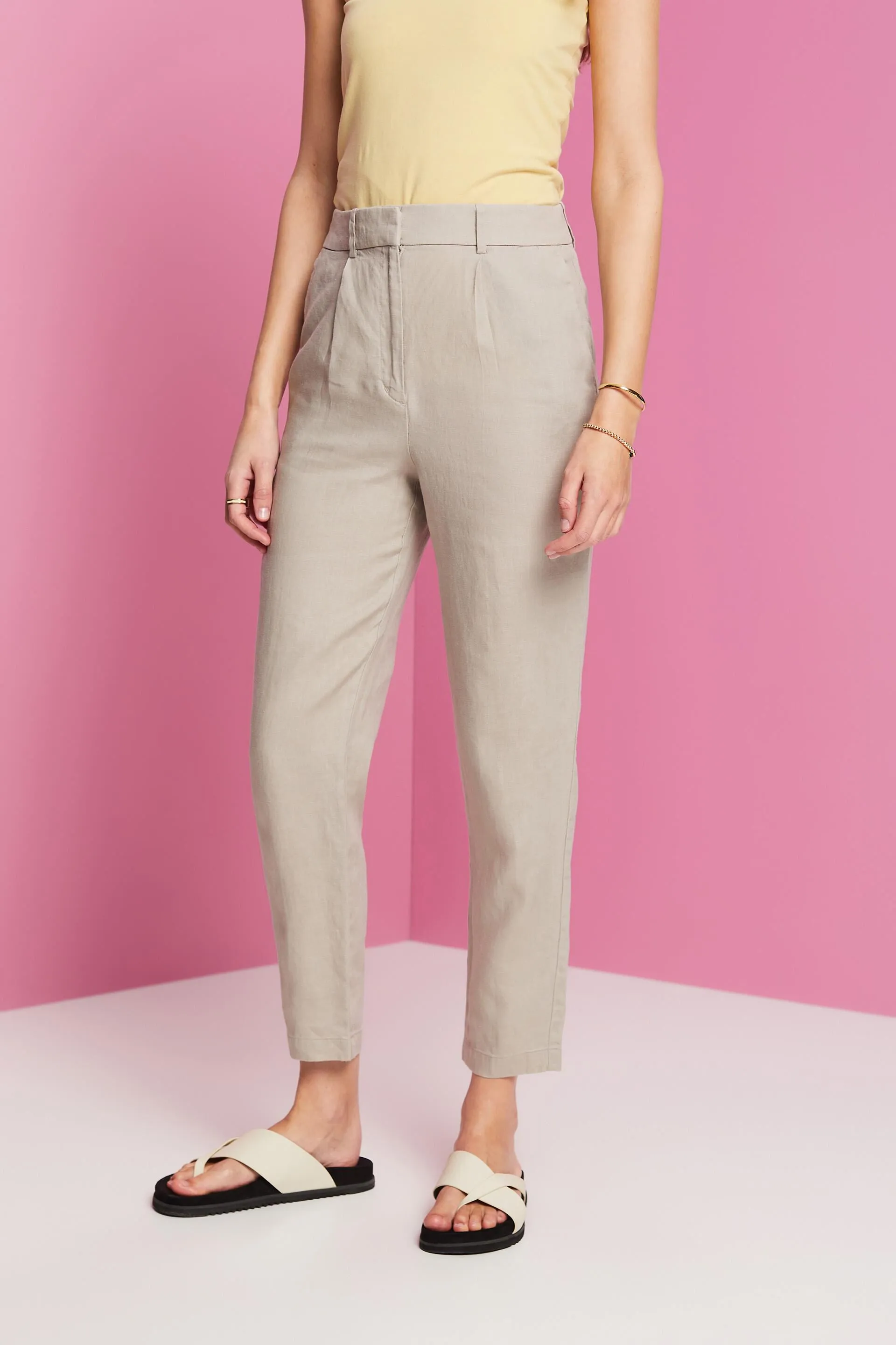 Pantaloni cropped in lino