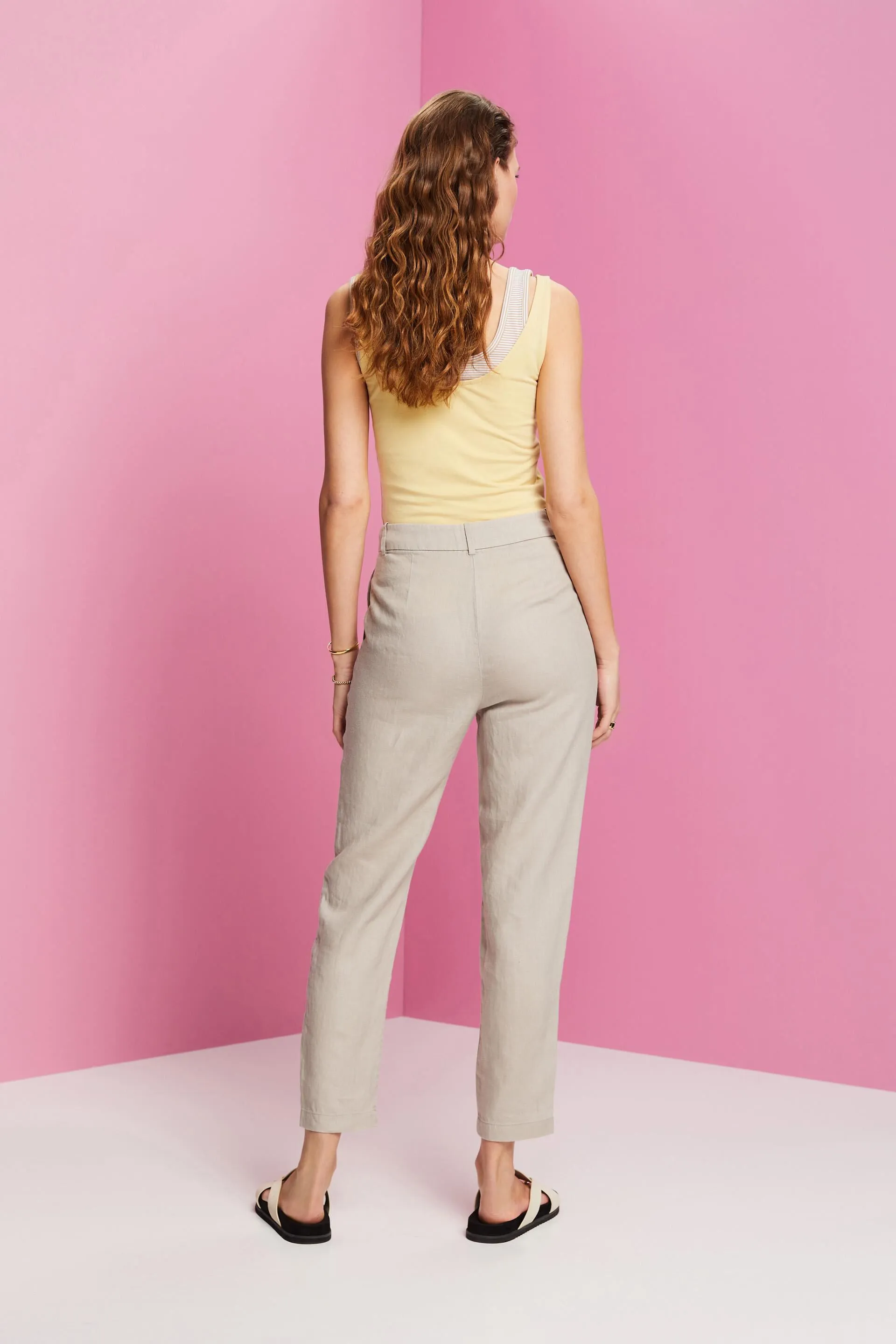 Pantaloni cropped in lino