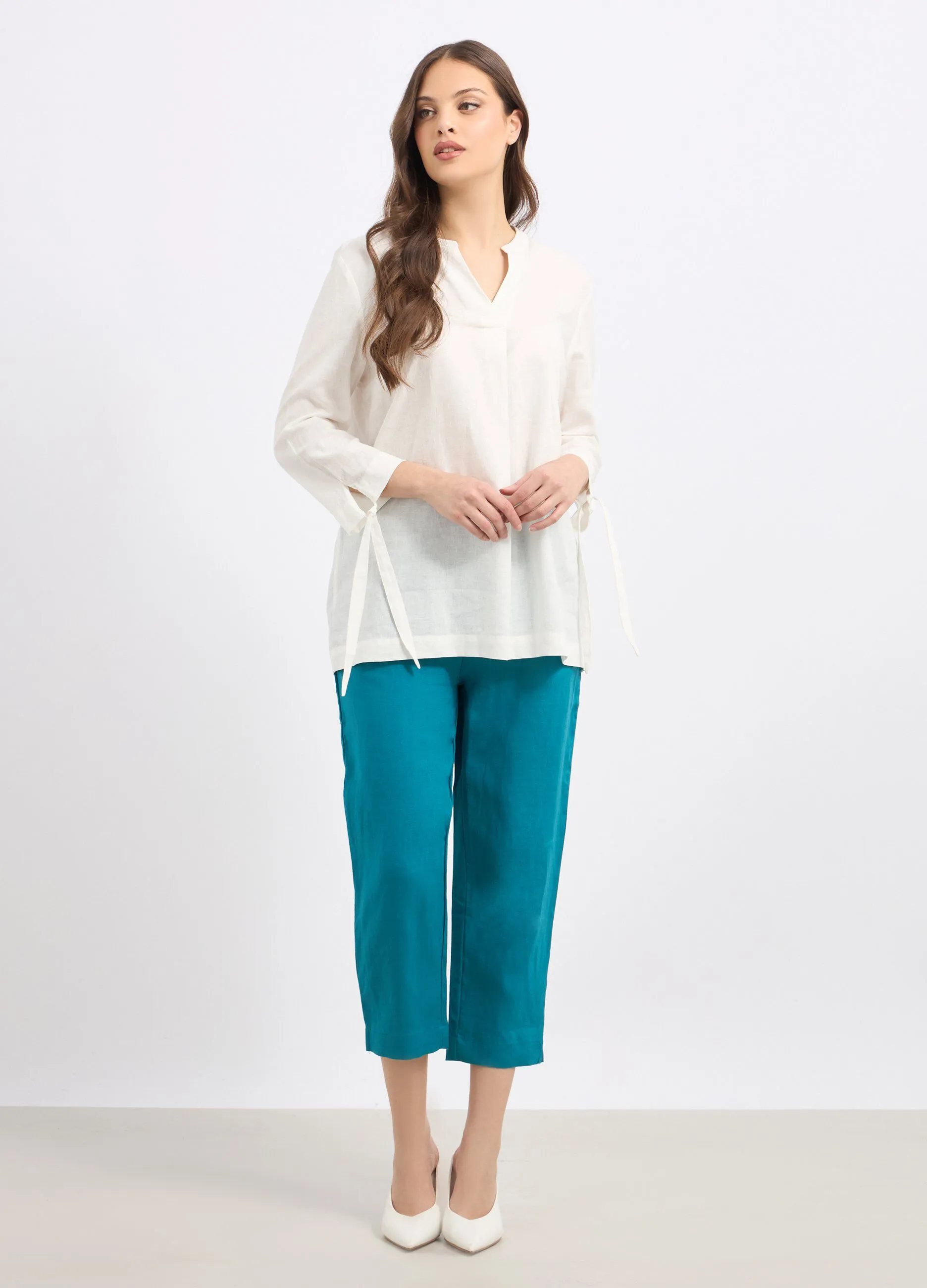 Pantaloni cropped in puro lino donna