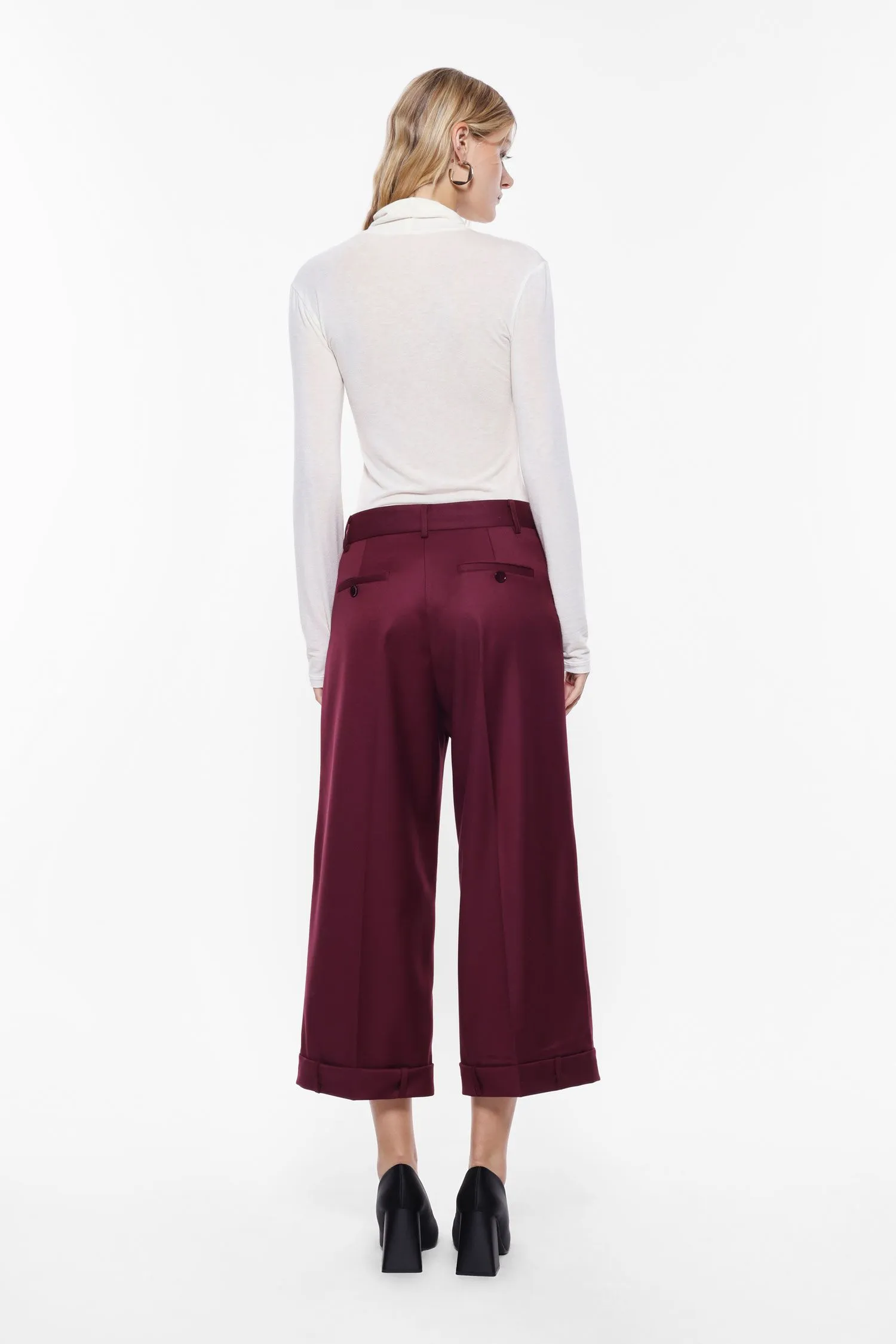   Pantaloni cropped in tessuto fluido     