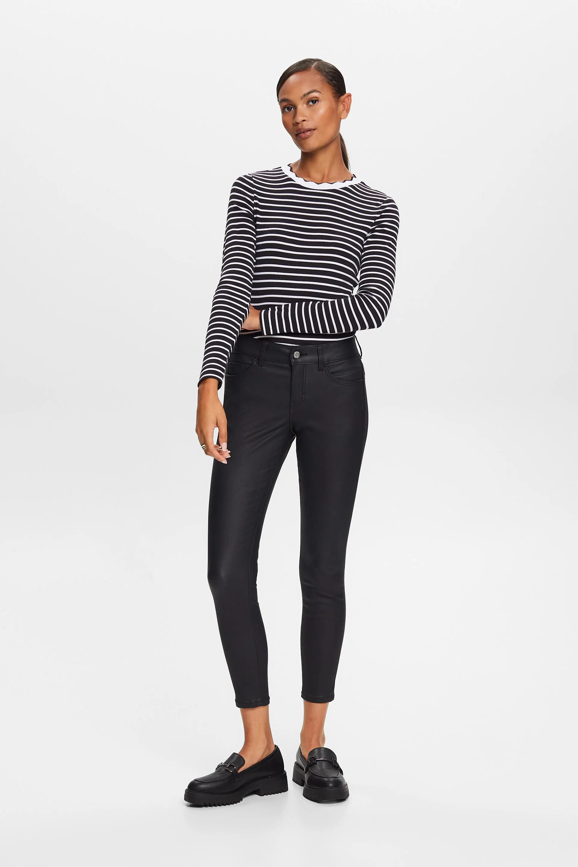 Pantaloni rivestiti a vita media e gamba skinny