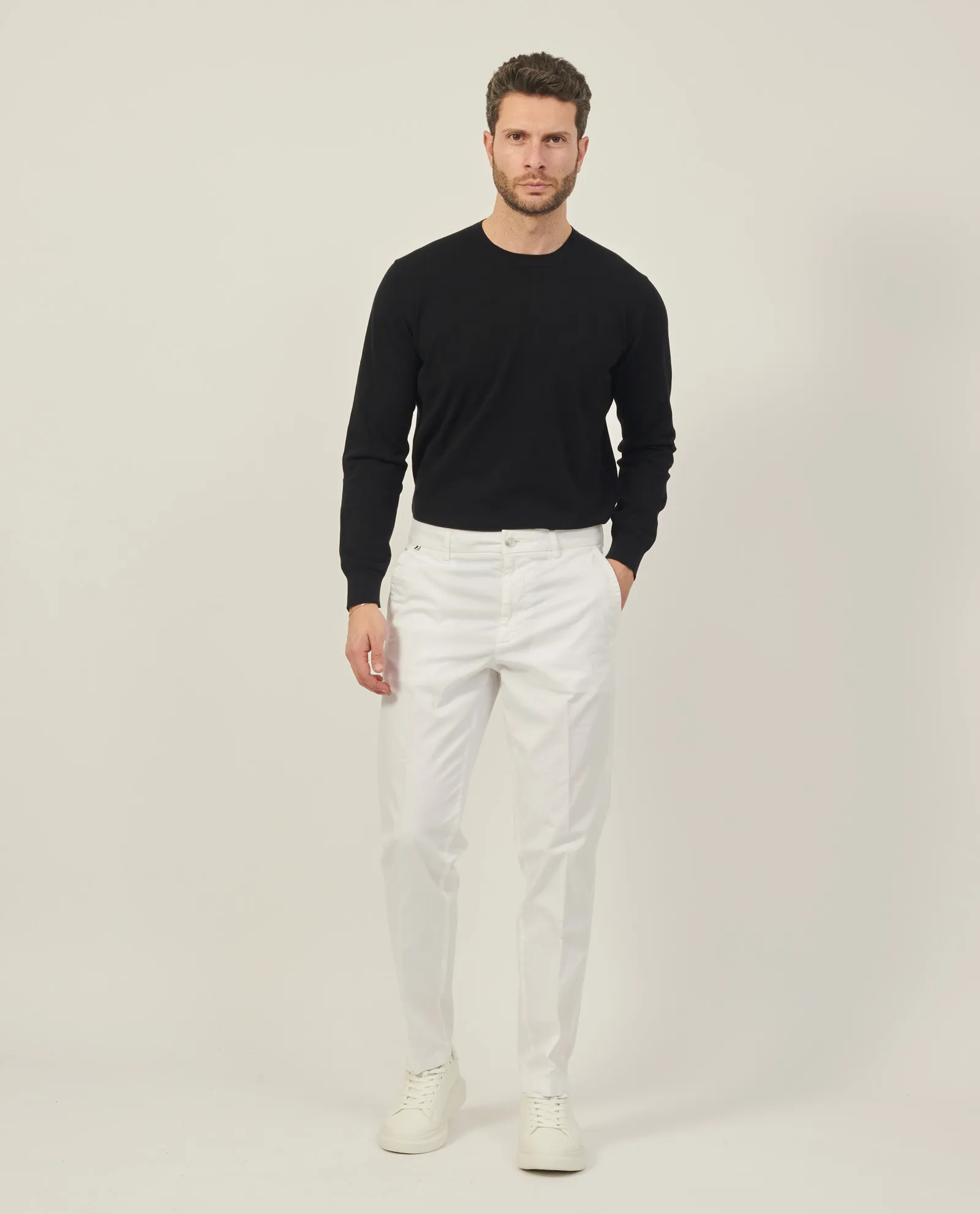Pantaloni uomo chino di Boss in gabardine