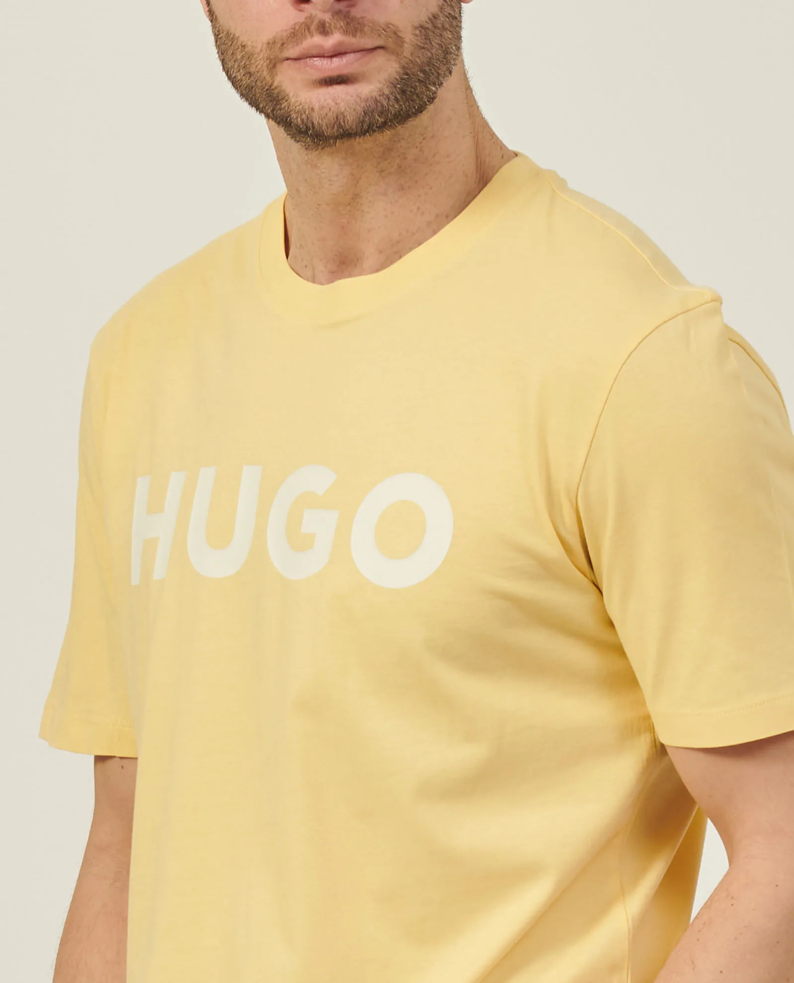 T-shirt uomo di Hugo in jersey di cotone