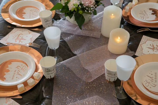 Tessuto di tulle Joyful Sparkle oro rosa 5m x 30cm